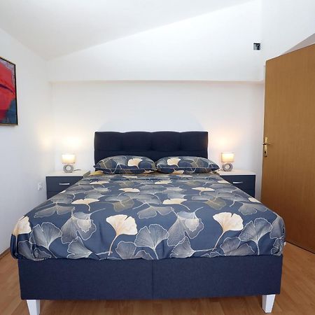 Apartmani Ivan Pula Exteriör bild